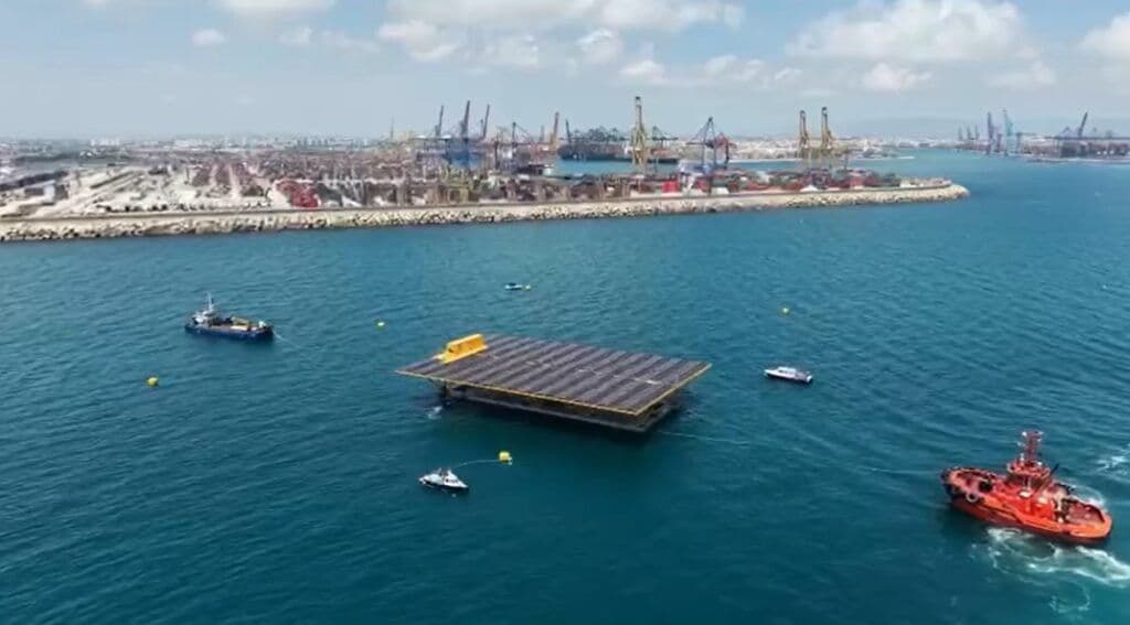 WATCH: Floating solar platform installed in Valencia